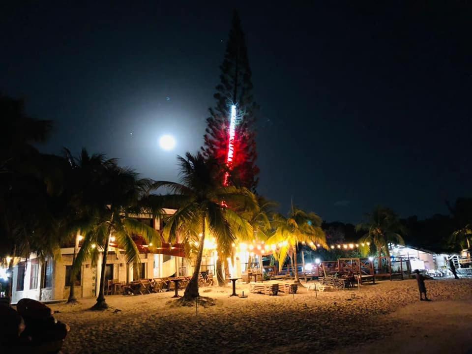 Coconut Tree West Bay Hotel Ngoại thất bức ảnh